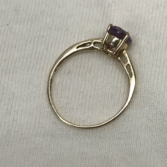 10k Solid Yellow Gold Oval Genuine Amethyst Ring Size 6.5 - Picture 5 of 12